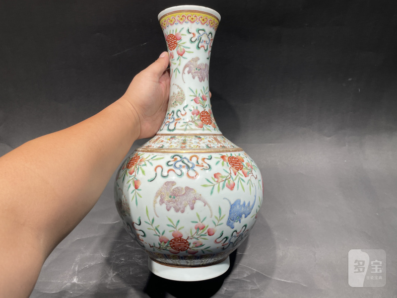 清光绪 粉彩福寿纹赏瓶一对 - 图3